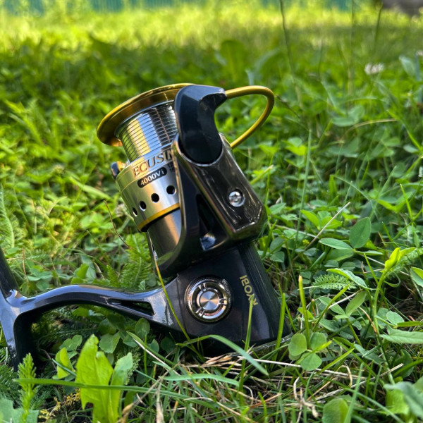 Котушка спінінгова Ryobi Ecusima 4000, 6+1 підшипник, алюмінієва шпуля з покриттям, кулісний механізм, міцний корпус, передній фри