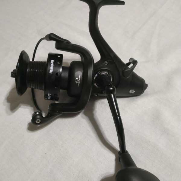Коропова котушка c бейтраннером Fishing ROI Dynamic CR 6000 6+1BB (M70)
