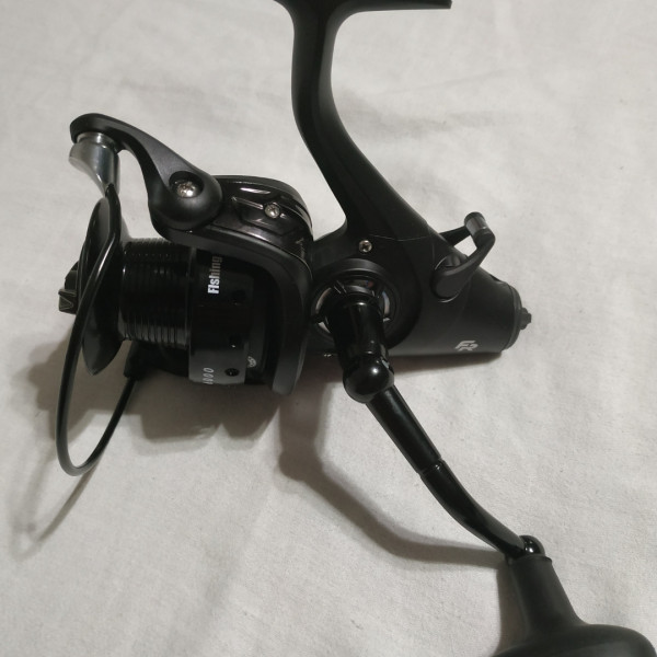 Коропова котушка c бейтраннером Fishing ROI Dynamic CR 6000 6+1BB (M70)