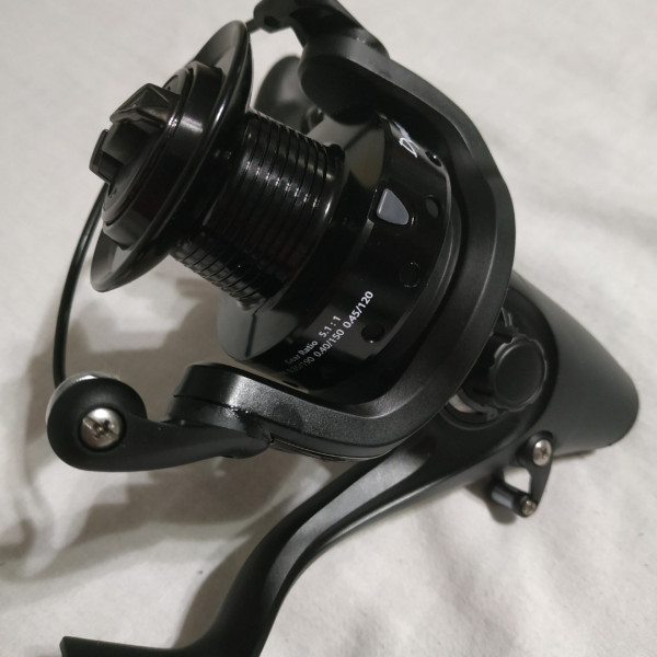 Коропова котушка c бейтраннером Fishing ROI Dynamic CR 6000 6+1BB (M70)