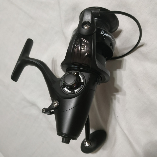 Коропова котушка c бейтраннером Fishing ROI Dynamic CR 6000 6+1BB (M70)
