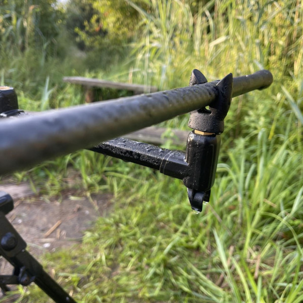 Карповое удилище Fishing ROI Caiman Carp Rod 3.9м 3.5lbs 3-х секционное из высокомодульного карбона 50мм кольц
