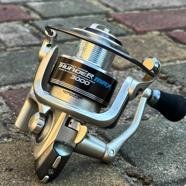 Котушка безінерційна Flagman Thunder Max 3000, 4+1 підшипник, алюмінієва шпуля, Anti-Twist, EVA кноб, передаточне число 5.0:1
