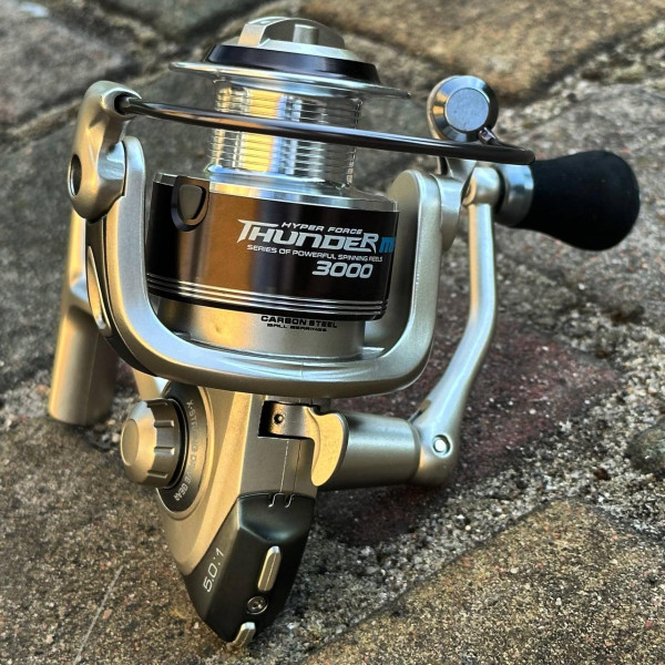 Котушка безінерційна Flagman Thunder Max 3000, 4+1 підшипник, алюмінієва шпуля, Anti-Twist, EVA кноб, передаточне число 5.0:1