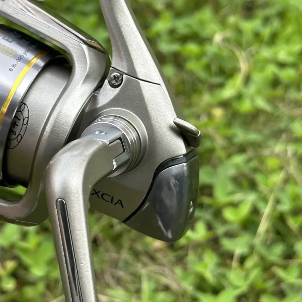 Котушка спінінгова Ryobi Excia MX 4000, 8+1 підшипник, металева шпуля, потужне фрикційне гальмо, плавний хід