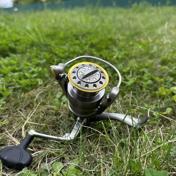 Котушка спінінгова Ryobi Excia MX 4000, 8+1 підшипник, металева шпуля, потужне фрикційне гальмо, плавний хід