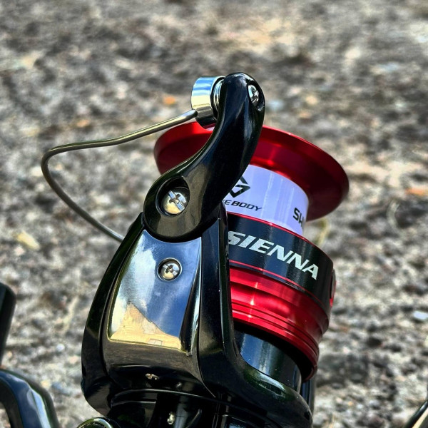 Спиннинговая катушка Shimano Sienna 4000 FG, 3+1 подшипник, алюминиевая шпуля AR-C Spool, передний фрикцион