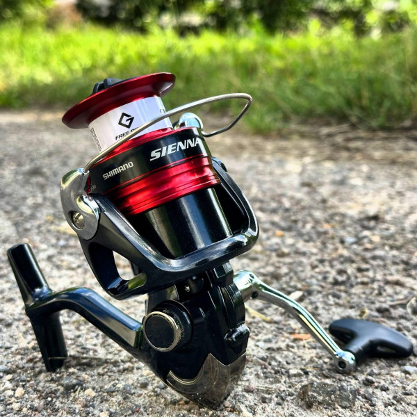 Спиннинговая катушка Shimano Sienna 4000 FG, 3+1 подшипник, алюминиевая шпуля AR-C Spool, передний фрикцион