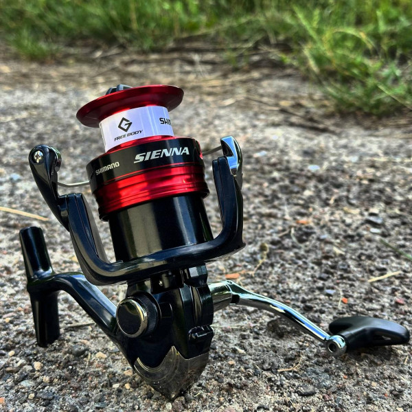 Спиннинговая катушка Shimano Sienna 4000 FG, 3+1 подшипник, алюминиевая шпуля AR-C Spool, передний фрикцион