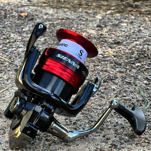 Спиннинговая катушка Shimano Sienna 4000 FG, 3+1 подшипник, алюминиевая шпуля AR-C Spool, передний фрикцион