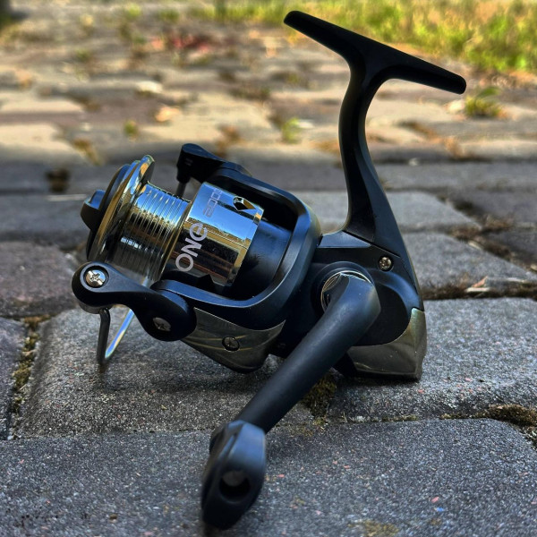 Спінінгова котушка X-Fish One 2000, 1 шарикопідшипник, безінерційна, пластикова шпуля, складна ручка, бюджетна модель