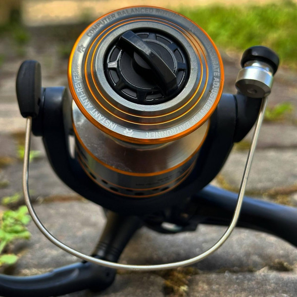 Коропова котушка Fishing ROI T-REX FR 5000 з бейтраннером, 3+1 підшипник, пластикова шпуля, потужний механізм, надійна