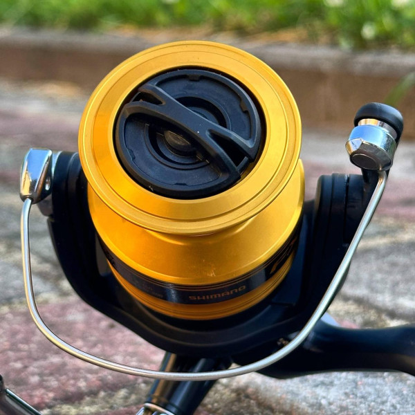 Катушка спиннинговая Shimano FX 4000 FC, 2+1 шарикоподшипник, алюминиевая шпуля AR-C, корпус XT-7