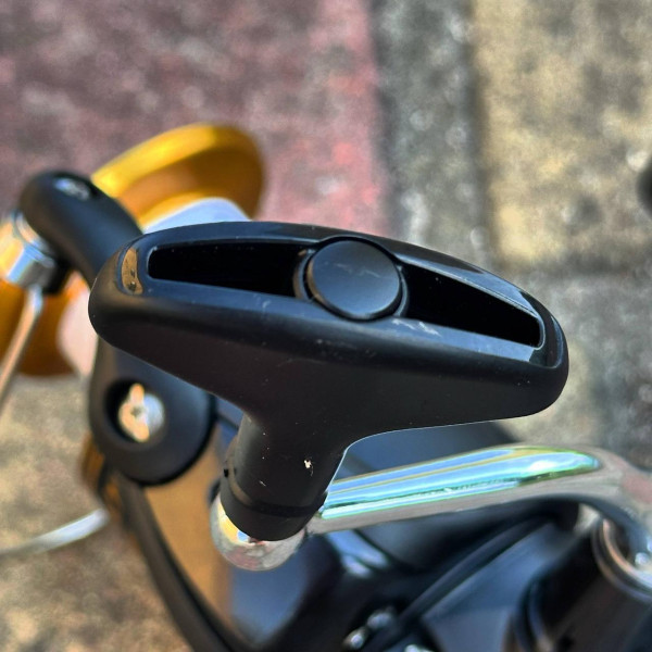 Катушка спиннинговая Shimano FX 4000 FC, 2+1 шарикоподшипник, алюминиевая шпуля AR-C, корпус XT-7