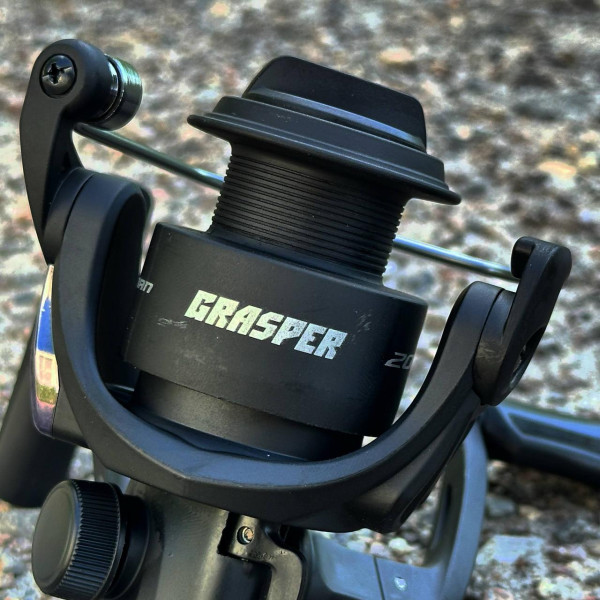 Катушка спиннинговая Flagman Grasper 3000, 2+1 подшипник, графитовая шпуля, легкая универсальная для рыбалки