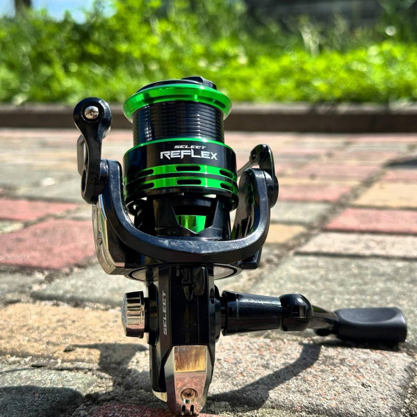 Спінінгова котушка Select Reflex 2500, 4+1 підшипник, передній фрикціон, передатне число 5.2:1, алюмінієва шпуля