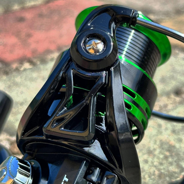 Спінінгова котушка Select Reflex 2500, 4+1 підшипник, передній фрикціон, передатне число 5.2:1, алюмінієва шпуля