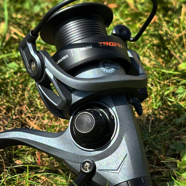 Фидерная катушка X-Fish Trophy Baitrunner 4000, безынерционная, передний фрикцион, 1+1BB, передаточное число 5