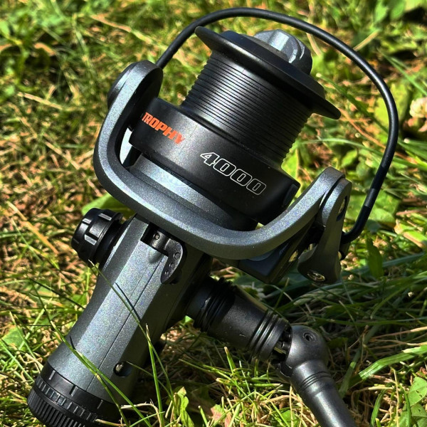 Фидерная катушка X-Fish Trophy Baitrunner 4000, безынерционная, передний фрикцион, 1+1BB, передаточное число 5