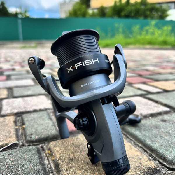Котушка фідерна X-Fish Trophy Baitrunner 5000, 1+1 підшипник, передній фрикціон, бейтранер, пластикова шпуля, 5.2:1