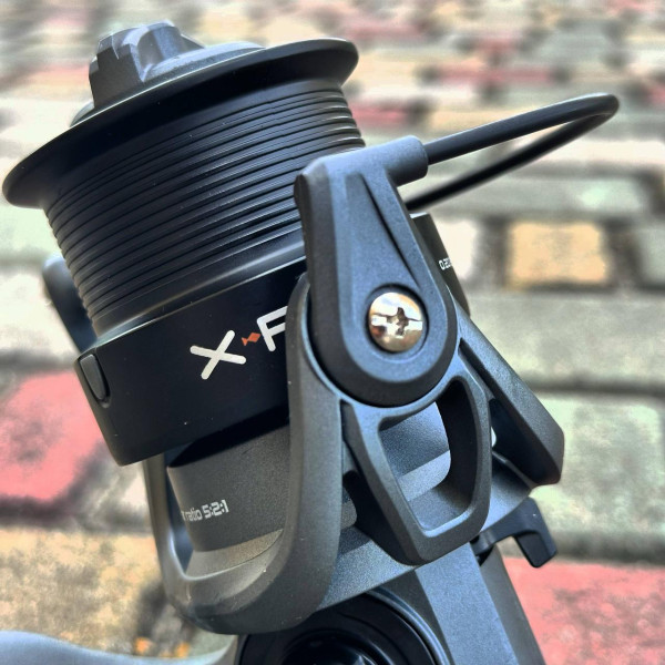 Котушка фідерна X-Fish Trophy Baitrunner 5000, 1+1 підшипник, передній фрикціон, бейтранер, пластикова шпуля, 5.2:1