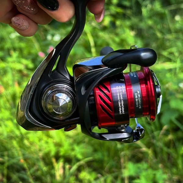Катушка безынерционная Daiwa Ninja '23 LT 2000, спиннинговая, легкая, 5 подшипников, передний фрикцион