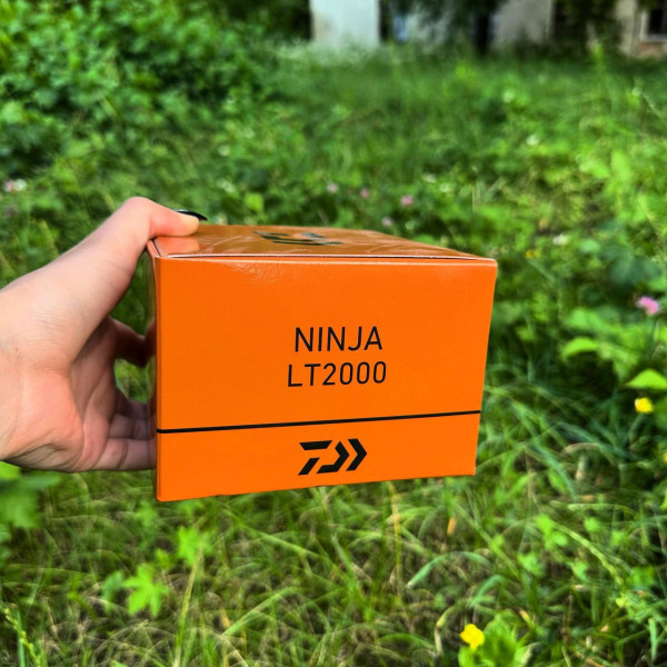 Катушка безынерционная Daiwa Ninja '23 LT 2000, спиннинговая, легкая, 5 подшипников, передний фрикцион