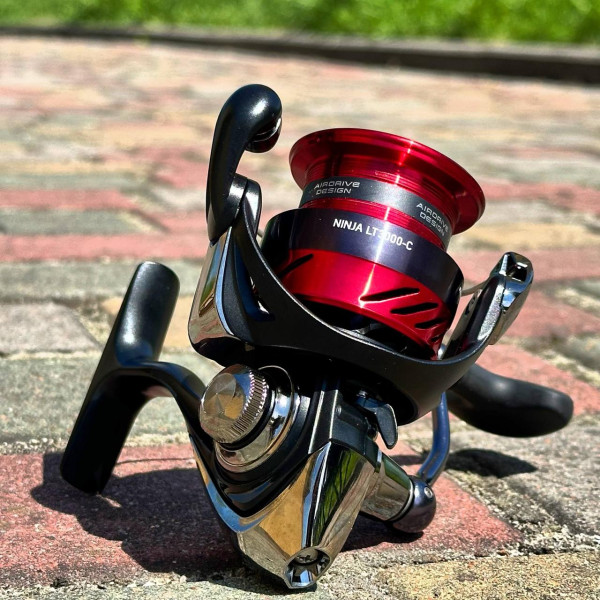 Катушка безынерционная Daiwa Ninja '23 LT 3000-C, 5 подшипников, передний фрикцион, алюминиевая шпуля