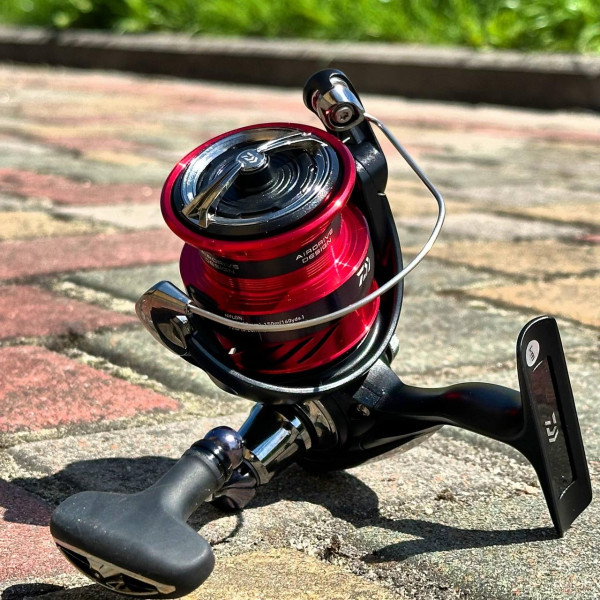Катушка безынерционная Daiwa Ninja '23 LT 3000-C, 5 подшипников, передний фрикцион, алюминиевая шпуля