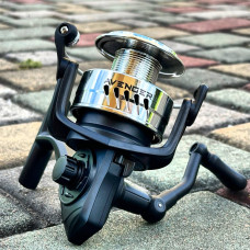Котушка фідерна Flagman Avenger Feeder 4000, передній фрикціон, Anti-Twist, 1 підшипник, редукція 5.1:1, пластикова шпуля, легка