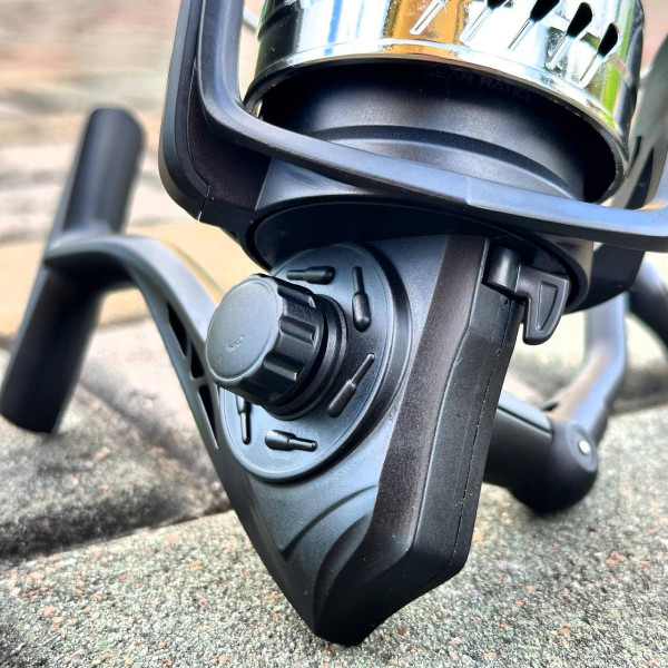 Катушка фидерная Flagman Avenger Feeder 4000, передний фрикцион, 1 подшипник, пластиковая шпуля, Anti-Twist