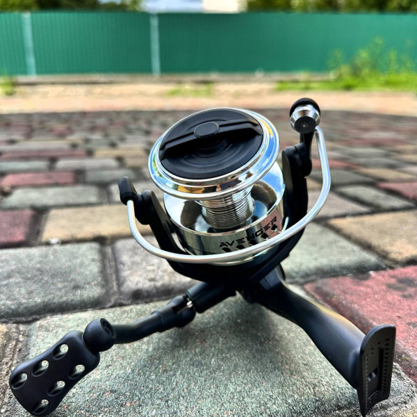 Котушка фідерна Flagman Avenger Feeder 5000, 1 підшипник, передній фрикціон, Anti-Twist, пластикова шпуля, редукція 5.1:1