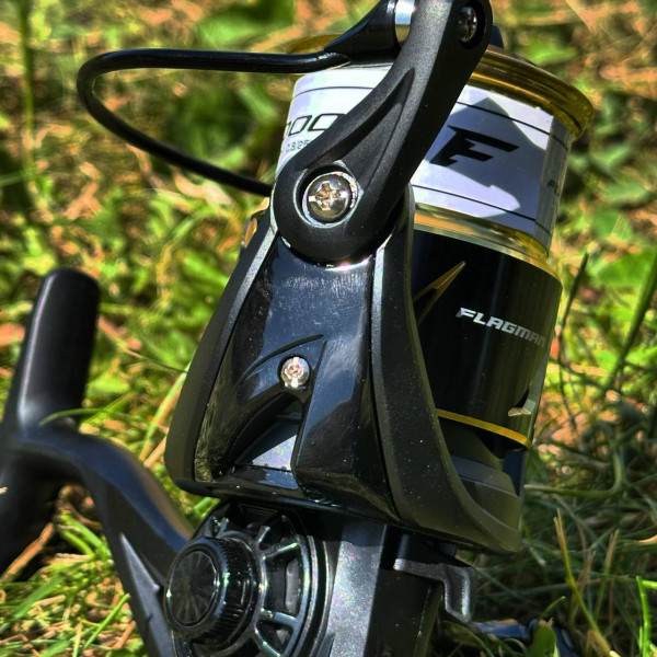 Катушка спиннинговая Flagman BlackFire 4000S '23, графитовый корпус, алюминиевая низкопрофильная шпуля