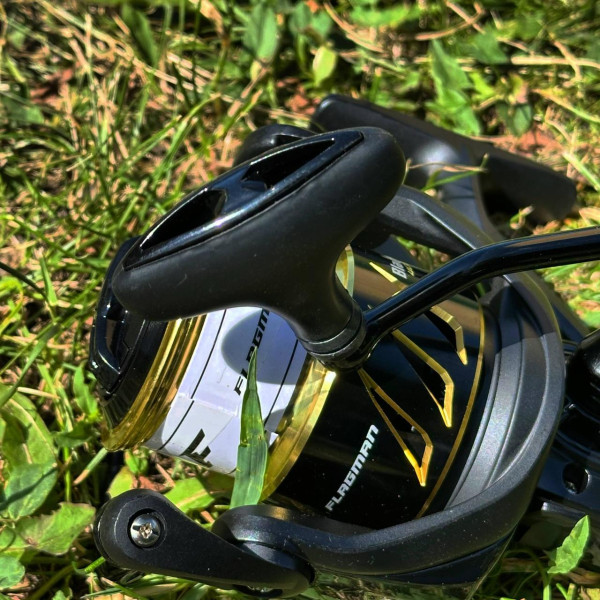 Катушка спиннинговая Flagman BlackFire 4000S '23, графитовый корпус, алюминиевая низкопрофильная шпуля