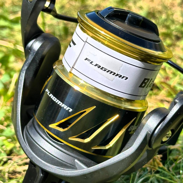 Катушка спиннинговая Flagman BlackFire 4000S '23, графитовый корпус, алюминиевая низкопрофильная шпуля