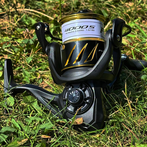 Катушка спиннинговая Flagman BlackFire 4000S '23, графитовый корпус, алюминиевая низкопрофильная шпуля