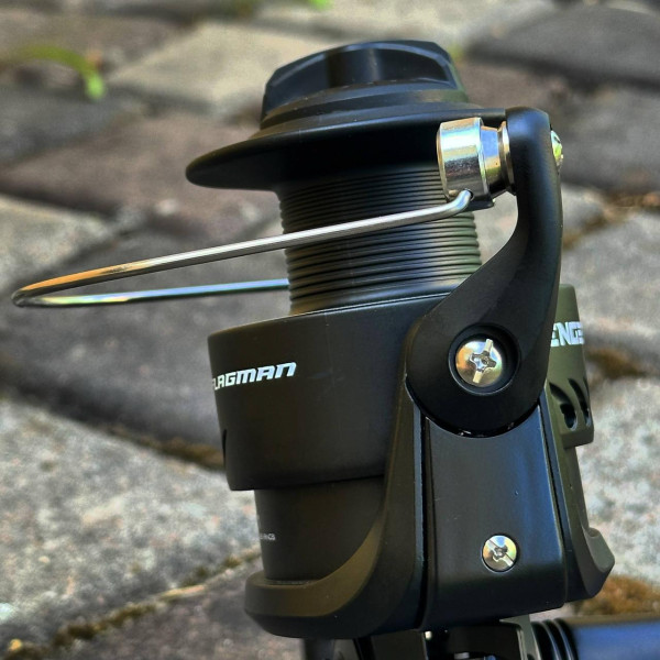 Котушка фідерна Flagman Avenger Carp Feeder 6000 з байтранером, 1BB, передній фрикціон, редукція 5.1:1, для лову коропа