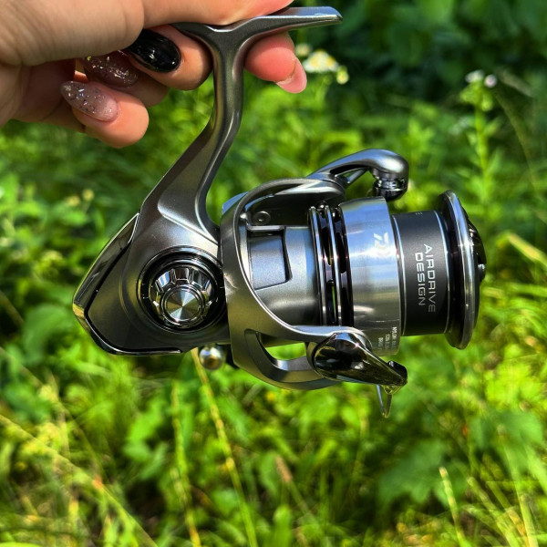 Безынерционная катушка Daiwa Exceler LT 3000-C 2023, легкая, с передним фрикционом, 4 подшипника