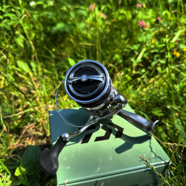 Безынерционная катушка Daiwa Exceler LT 3000-C 2023, легкая, с передним фрикционом, 4 подшипника