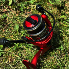 Катушка Flagman RedFire 2000S, спиннинговая, 5+1 подшипников, графитовый корпус, Anti-Twist, алюминиевая шпуля