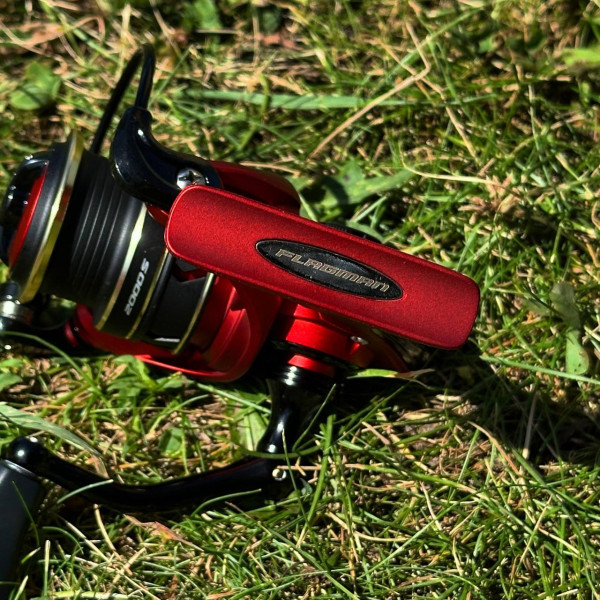 Котушка спінінгова Flagman RedFire 4000S, 5 підшипників, графітовий корпус, для джигу та воблерів
