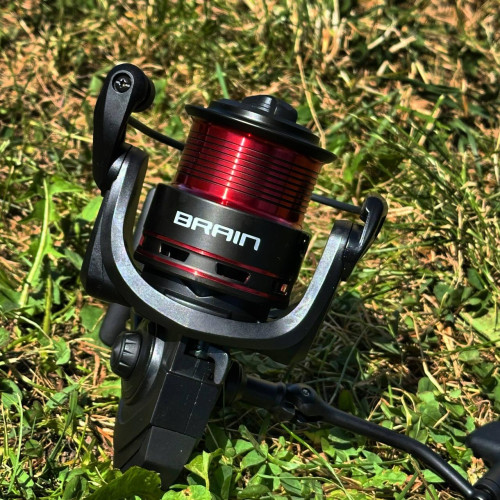 Катушка безынерционная Brain Apex III Feeder 5000S, 5+1 подшипник, передний фрикцион, передаточное число 4.9:1