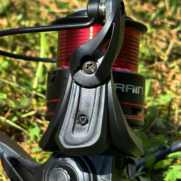 Котушка безінерційна Brain Apex III Feeder 5000S, 5+1 підшипник, передній фрикціон, передатне число 4.9:1, потужна для донної риби