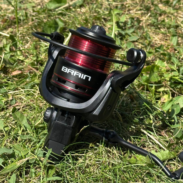 Котушка безінерційна Brain Apex III Feeder 5000S, 5+1 підшипник, передній фрикціон, передатне число 4.9:1, потужна для донної риби