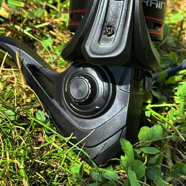 Котушка безінерційна Brain Apex III Feeder 5000S, 5+1 підшипник, передній фрикціон, передатне число 4.9:1, потужна для донної риби