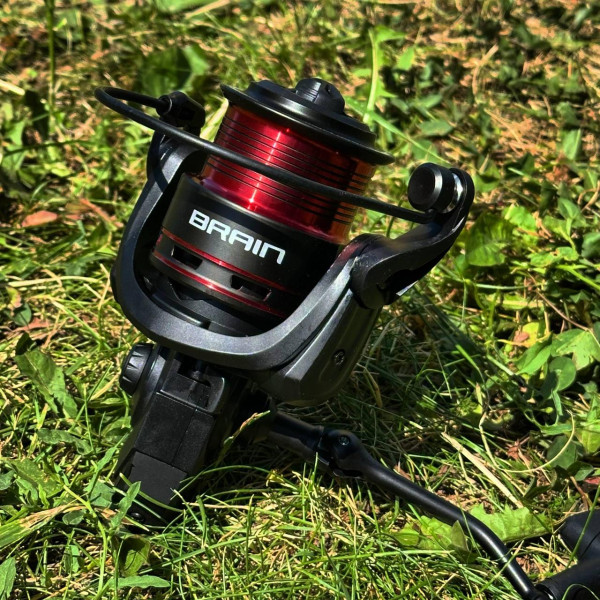 Котушка безінерційна Brain Apex III Feeder 5000S, 5+1 підшипник, передній фрикціон, передатне число 4.9:1, потужна для донної риби