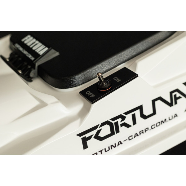 Катер Fortuna - X, з інтегрованою системою GPS автопілотування Fortuna - X з акумулятором на 50000 Mah