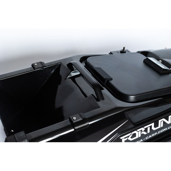 Катер Fortuna - X, з інтегрованою системою GPS автопілотування Fortuna - X Черный
