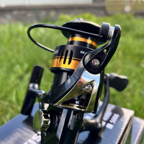 Котушка спінінгова FISHING REEL 2000 5.2:1 0.205мм 230м