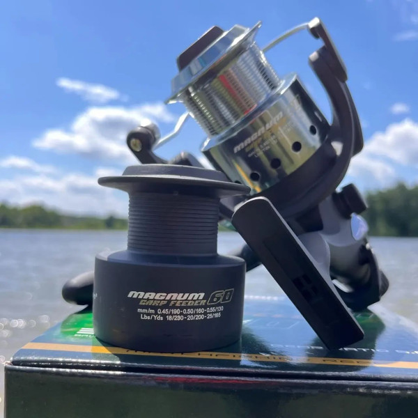 КАРПОВИЙ НАБІР FLAGMAN MAGNUM BLACK CARP 3.3 М 3LB З КОТУШКАМИ 6000, КАРКАСНИМ ЧОХЛОМ 1.35 М І ВОЛОСІННЮ 0.30 ММ 1000 М
